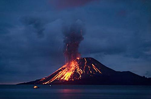 http://yoancosmos.files.wordpress.com/2010/05/gunung-anak-krakatau.jpg